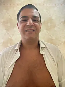 Snapshot of SecretlyDD chatting on 10/13/25, 07:41 SecretlyDD online show from 10/13/25, 07:41