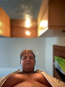 Snapshot of SecretlyDD chatting on 10/15/25, 08:14 SecretlyDD online show from 10/15/25, 08:14