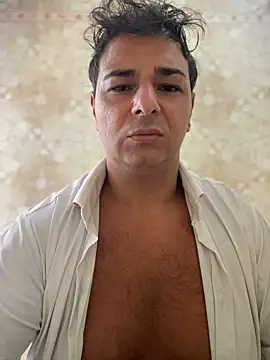 Snapshot of SecretlyDD chatting on 10/16/25, 07:20 SecretlyDD online show from 10/16/25, 07:20