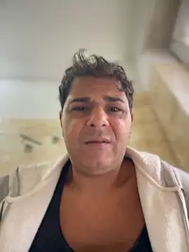 Snapshot of SecretlyDD chatting on 10/17/25, 06:38 SecretlyDD online show from 10/17/25, 06:38