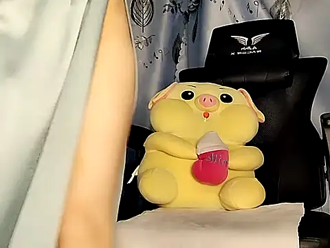 Lucy limon online show from 09/25/25, 11:03