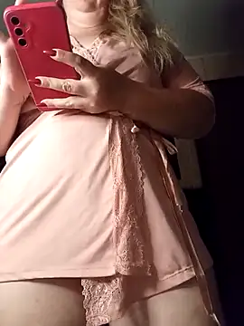 pAuLa - online show from 09/29/25, 01:55