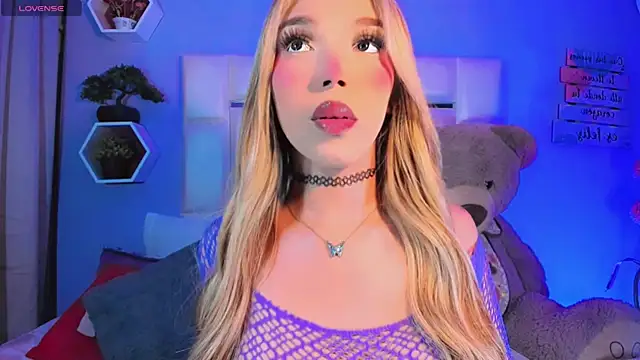 Snapshot of Aileen_18 chatting on 10/03/25, 10:40 Aileen 18 online show from 10/03/25, 10:40