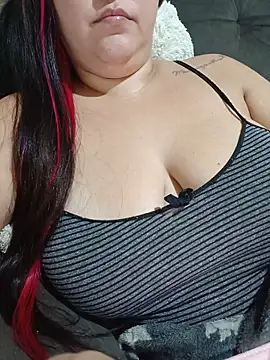 Paolaa hoot online show from 05/17/26, 03:59