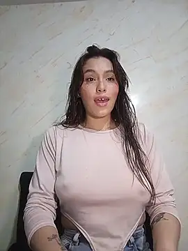 eriika deep  online show from 05/25/26, 06:25