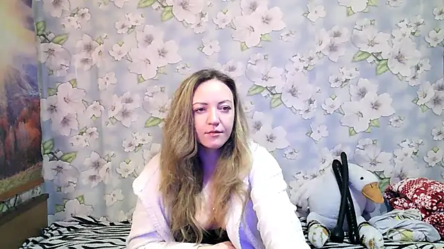 KattyLuuu online show from 11/19/25, 09:04