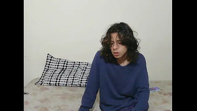 Snapshot of HotCakesuwu chatting on 10/28/25, 05:22 HotCakesuwu online show from 10/28/25, 05:22