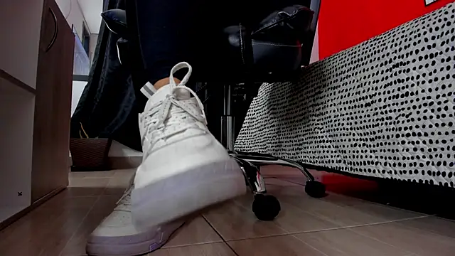 Keiny-Rave online show from 10/05/25, 01:37