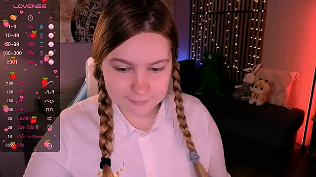 Snapshot of Ellie_Wellie chatting on 09/21/25, 08:21 Ellie Wellie online show from 09/21/25, 08:21