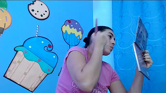 Snapshot of sweetfantacies18 chatting on 03/14/25, 01:27 sweetfantacies18 online show from 03/14/25, 01:27