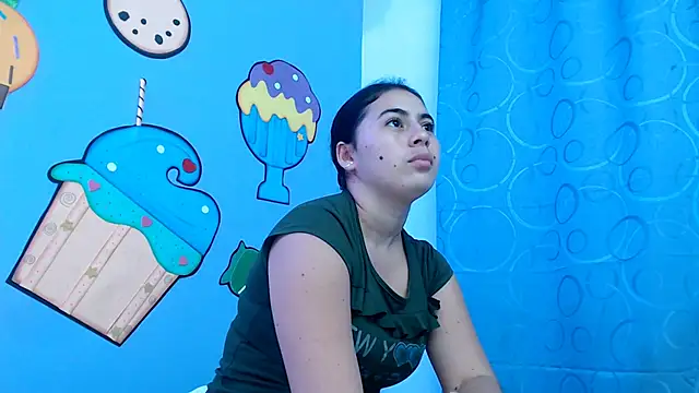 Snapshot of sweetfantacies18 chatting on 03/21/25, 01:02 sweetfantacies18 online show from 03/21/25, 01:02