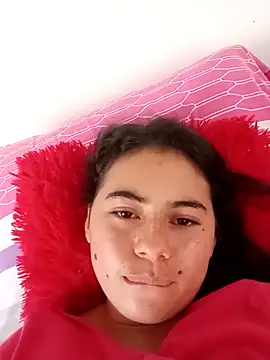 Snapshot of sweetfantacies18 chatting on 10/21/25, 05:24 sweetfantacies18 online show from 10/21/25, 05:24