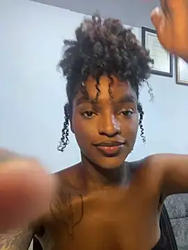 Snapshot of Zizi-campbel chatting on 02/11/25, 10:26 Zizi-campbel online show from 02/11/25, 10:26