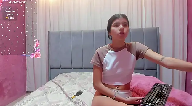 Snapshot of Maddy_bennet chatting on 12/29/24, 08:26 Maddy bennet online show from 12/29/24, 08:26