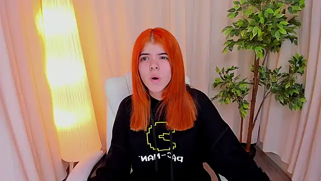 Snapshot of Maddy_bennet chatting on 02/18/25, 10:16 Maddy bennet online show from 02/18/25, 10:16