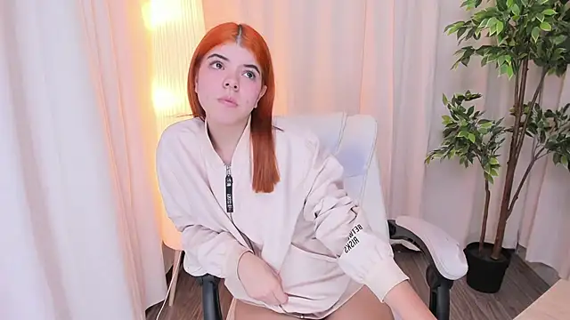 Snapshot of Maddy_bennet chatting on 02/20/25, 07:12 Maddy bennet online show from 02/20/25, 07:12