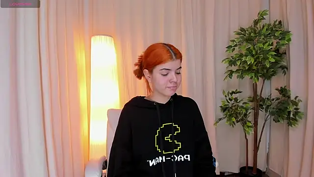 Snapshot of Maddy_bennet chatting on 02/26/25, 07:31 Maddy bennet online show from 02/26/25, 07:31