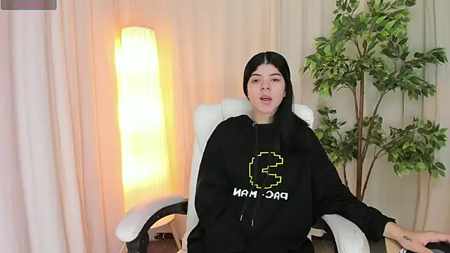 Snapshot of Maddy_bennet chatting on 03/07/25, 04:24 Maddy bennet online show from 03/07/25, 04:24