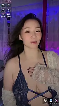 Snapshot of baobaomiqi_linger chatting on 09/26/25, 04:22 baobaomiqi linger online show from 09/26/25, 04:22