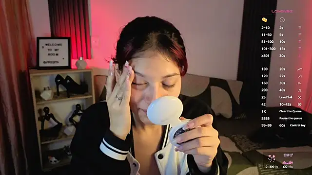 Snapshot of Fresita_Rosita chatting on 09/18/25, 12:29 Fresita Rosita online show from 09/18/25, 12:29