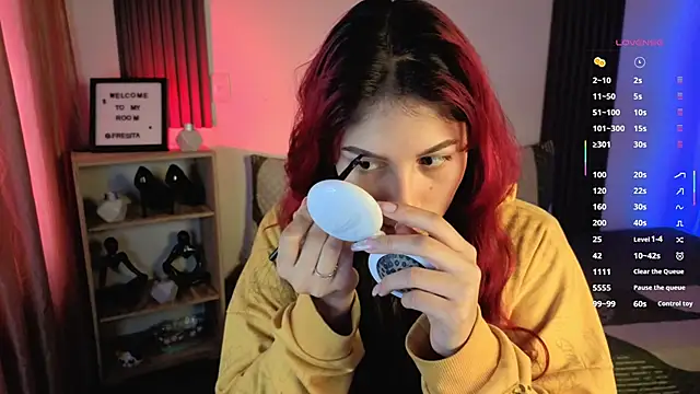 Snapshot of Fresita_Rosita chatting on 09/25/25, 02:43 Fresita Rosita online show from 09/25/25, 02:43