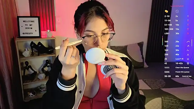 Snapshot of Fresita_Rosita chatting on 09/29/25, 04:23 Fresita Rosita online show from 09/29/25, 04:23