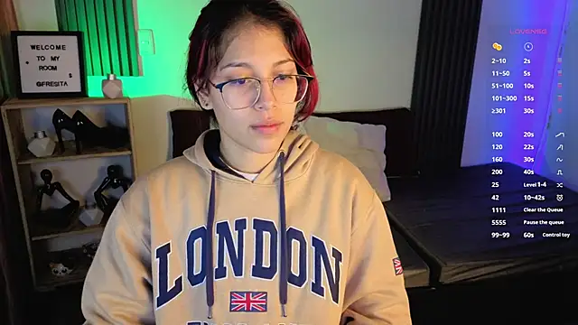 Snapshot of Fresita_Rosita chatting on 10/15/25, 12:16 Fresita Rosita online show from 10/15/25, 12:16