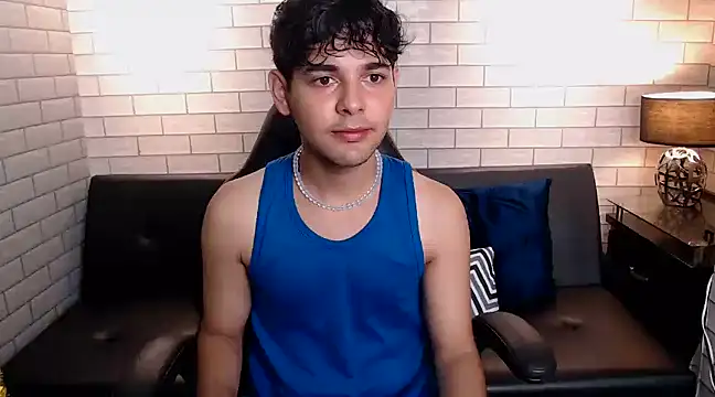 Snapshot of Samir_bear chatting on 12/18/24, 12:40 Samir bear online show from 12/18/24, 12:40