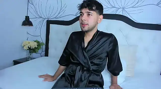 Snapshot of Samir_bear chatting on 01/16/25, 12:53 Samir bear online show from 01/16/25, 12:53