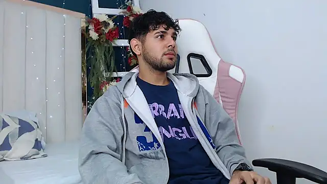 Snapshot of Samir_bear chatting on 03/17/25, 12:25 Samir bear online show from 03/17/25, 12:25