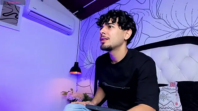 Snapshot of Samir_bear chatting on 09/13/25, 12:38 Samir bear online show from 09/13/25, 12:38