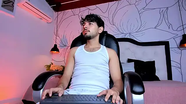 Snapshot of Samir_bear chatting on 09/24/25, 12:41 Samir bear online show from 09/24/25, 12:41