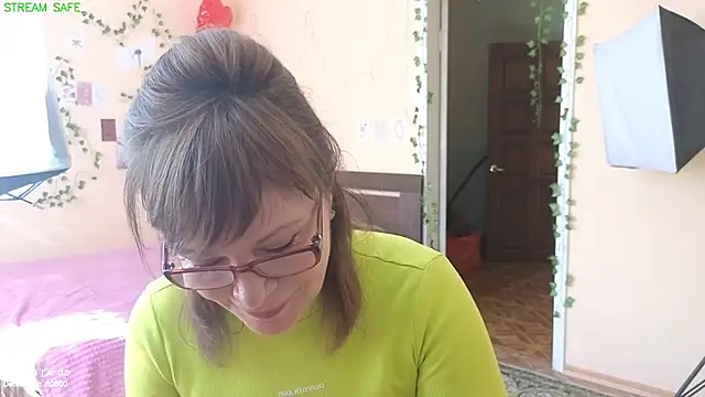 Snapshot of Miss_Moren chatting on 06/27/26, 05:23 Miss Moren online show from 06/27/26, 05:23