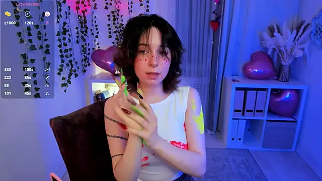 Snapshot of lilithlunna chatting on 02/16/25, 01:03 lilithlunna online show from 02/16/25, 01:03
