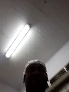 Snapshot of lucasquirao1234 chatting on 10/12/25, 04:39 lucasquirao1234 online show from 10/12/25, 04:39