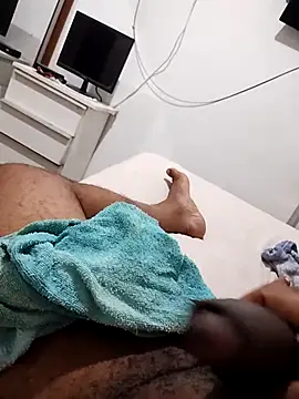 Snapshot of lucasquirao1234 chatting on 10/23/25, 03:00 lucasquirao1234 online show from 10/23/25, 03:00