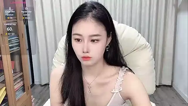Snapshot of LILI-Baobei chatting on 09/18/25, 02:02 LILI-Baobei online show from 09/18/25, 02:02
