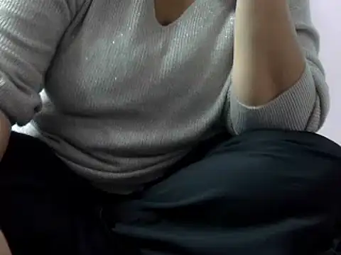 Housewife12 online show from 12/27/24, 07:14