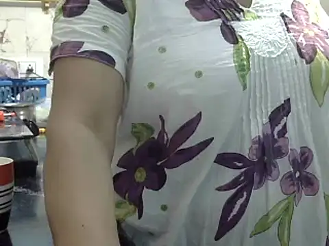 Housewife12 online show from 01/10/25, 05:37