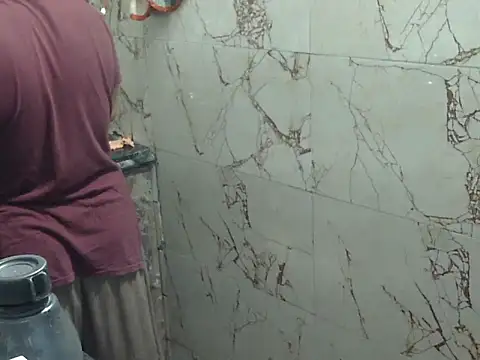 Housewife12 online show from 10/16/25, 08:04