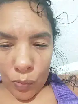 Snapshot of briannaa557 chatting on 01/09/25, 01:45 briannaa557 online show from 01/09/25, 01:45