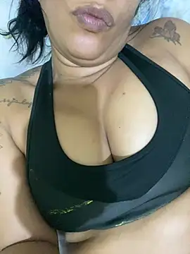 Snapshot of briannaa557 chatting on 02/23/25, 03:24 briannaa557 online show from 02/23/25, 03:24