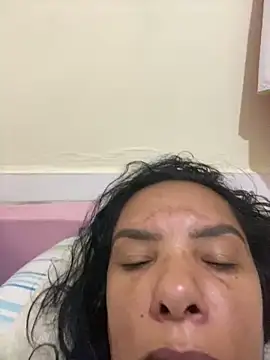 Snapshot of briannaa557 chatting on 03/07/25, 10:45 briannaa557 online show from 03/07/25, 10:45