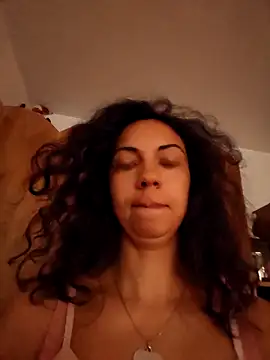 Snapshot of naughty69curls chatting on 10/10/25, 02:27 naughty69curls online show from 10/10/25, 02:27