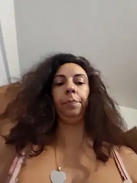 Snapshot of naughty69curls chatting on 10/17/25, 06:21 naughty69curls online show from 10/17/25, 06:21