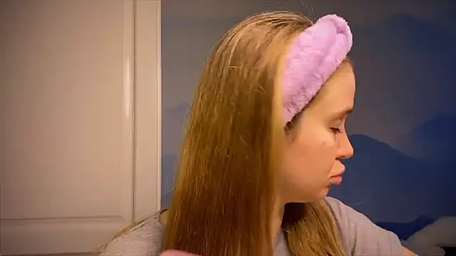 IlonaMurf online show from 10/27/25, 07:23