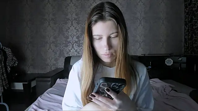 Snapshot of Agnes_Allenn chatting on 10/20/25, 09:21 Agnes Allenn online show from 10/20/25, 09:21