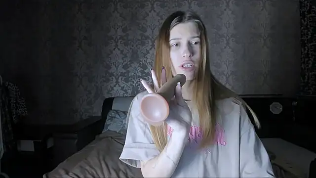 Snapshot of Agnes_Allenn chatting on 10/26/25, 05:08 Agnes Allenn online show from 10/26/25, 05:08