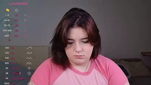 Snapshot of YumiYammy chatting on 11/30/25, 10:52 YumiYammy online show from 11/30/25, 10:52