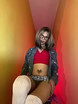 thalia dyson online show from 01/01/25, 05:33